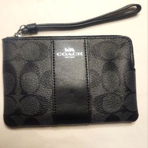 NWOT Coach Corner Zip Wristlet in Signature Canvas Black/Silver
